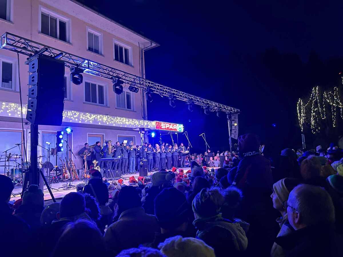 Prižig lučk v centru Žirov | Vacanze | Žiri | Eventi | Foto #1