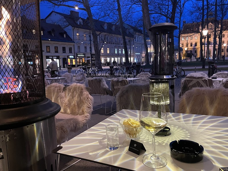 Kavarna Zvezda,   | Ljubljana | Slovenija | Slika #1