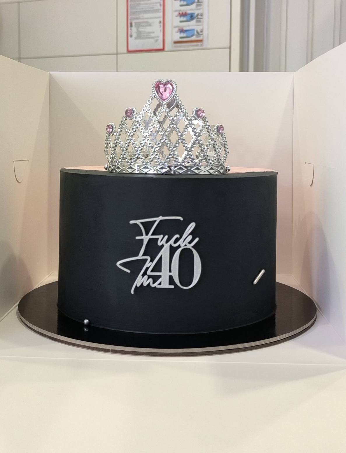 Cake Fuckin 40, Rojstni dan, kupiti online