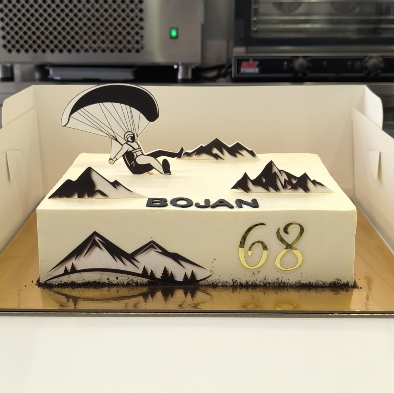 Cake Padalstvo (Bojan), Rojstni dan, kupiti online