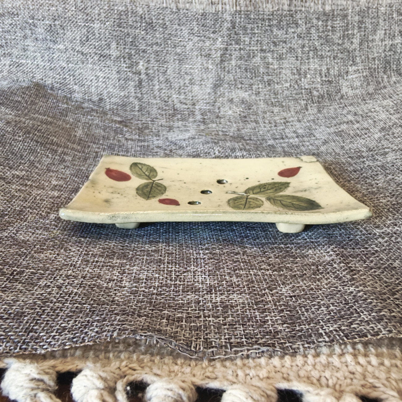 Posodica za milo Šipek, Ceramica in steklo, kupiti online