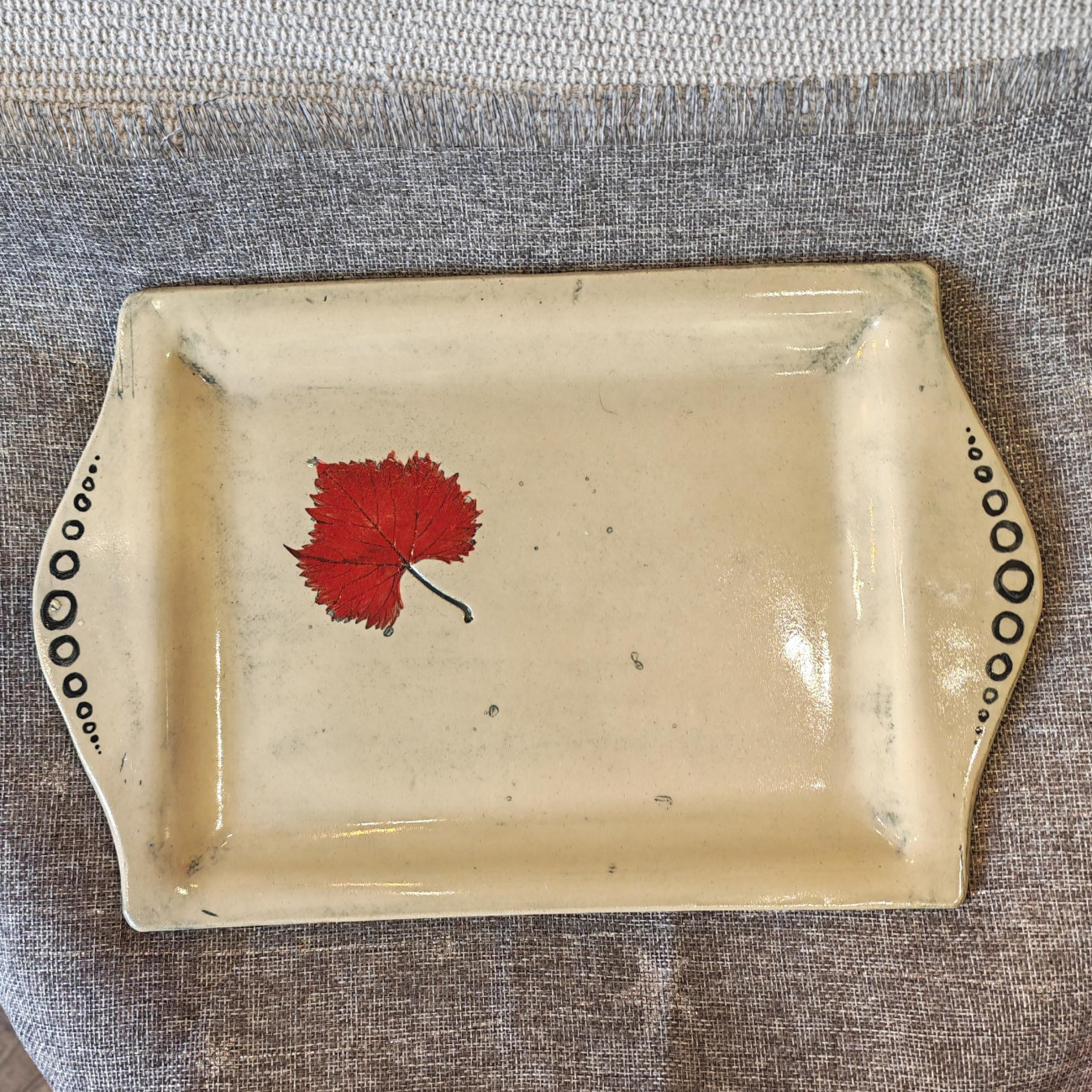 Pladenj z ročaji Trta srednji, Керамика in steklo, kupiti online