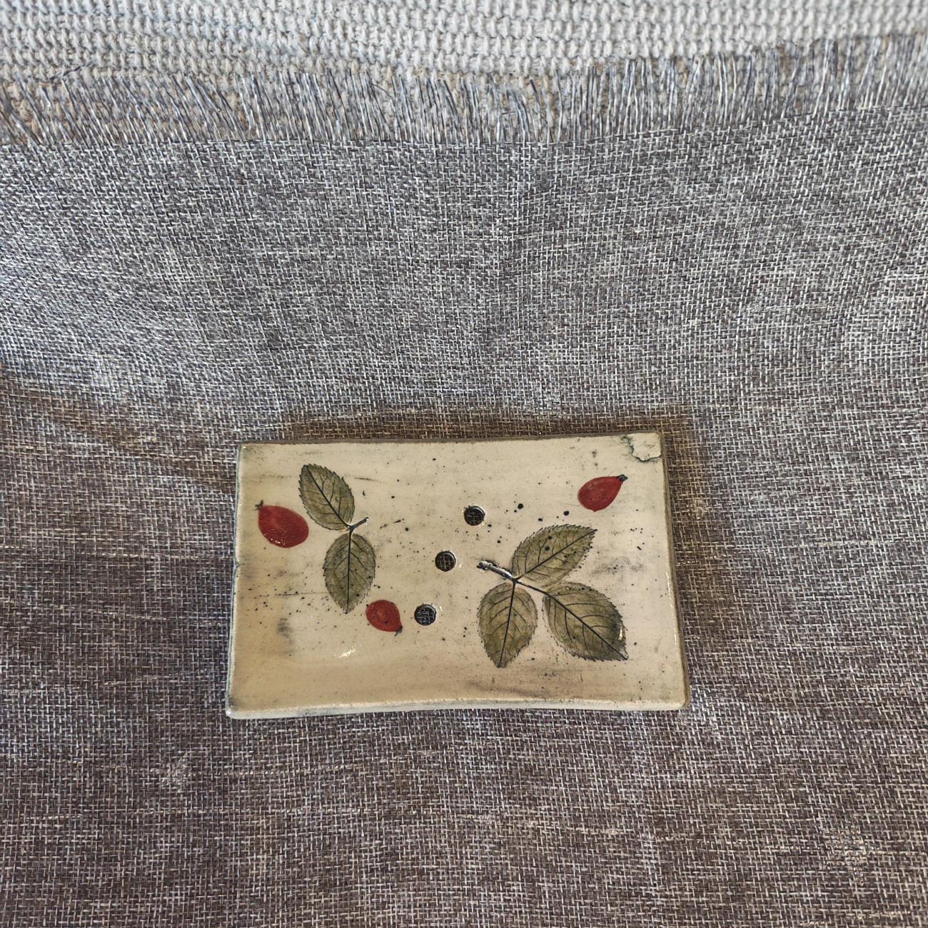 Posodica za milo Šipek, Ceramica in steklo, kupiti online