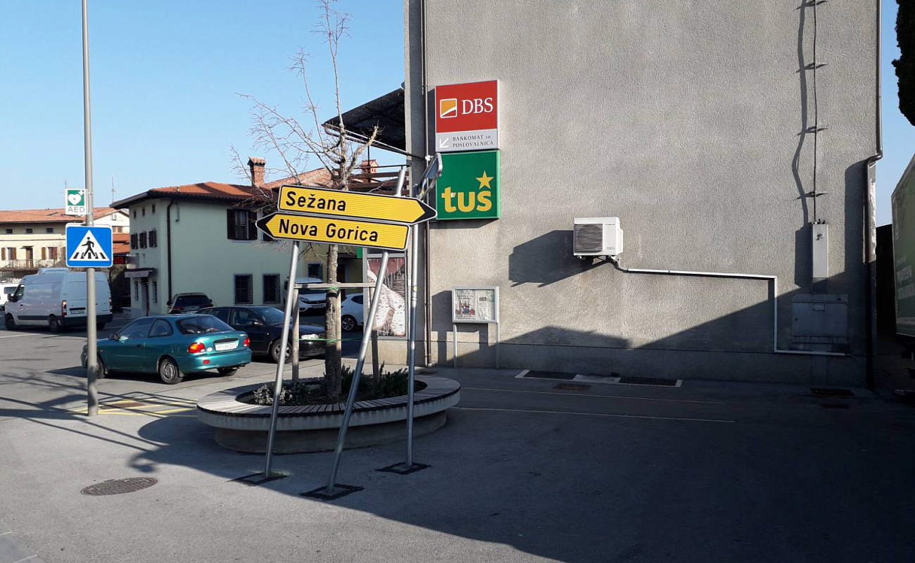 Prometni znak je poškodovan | Dutovlje | Probleme | Foto #3