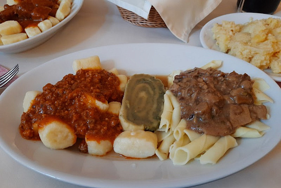 Marta Muha - nosilka dopolnilne dejavnosti na kmetiji |  Lokev |  Slovenija