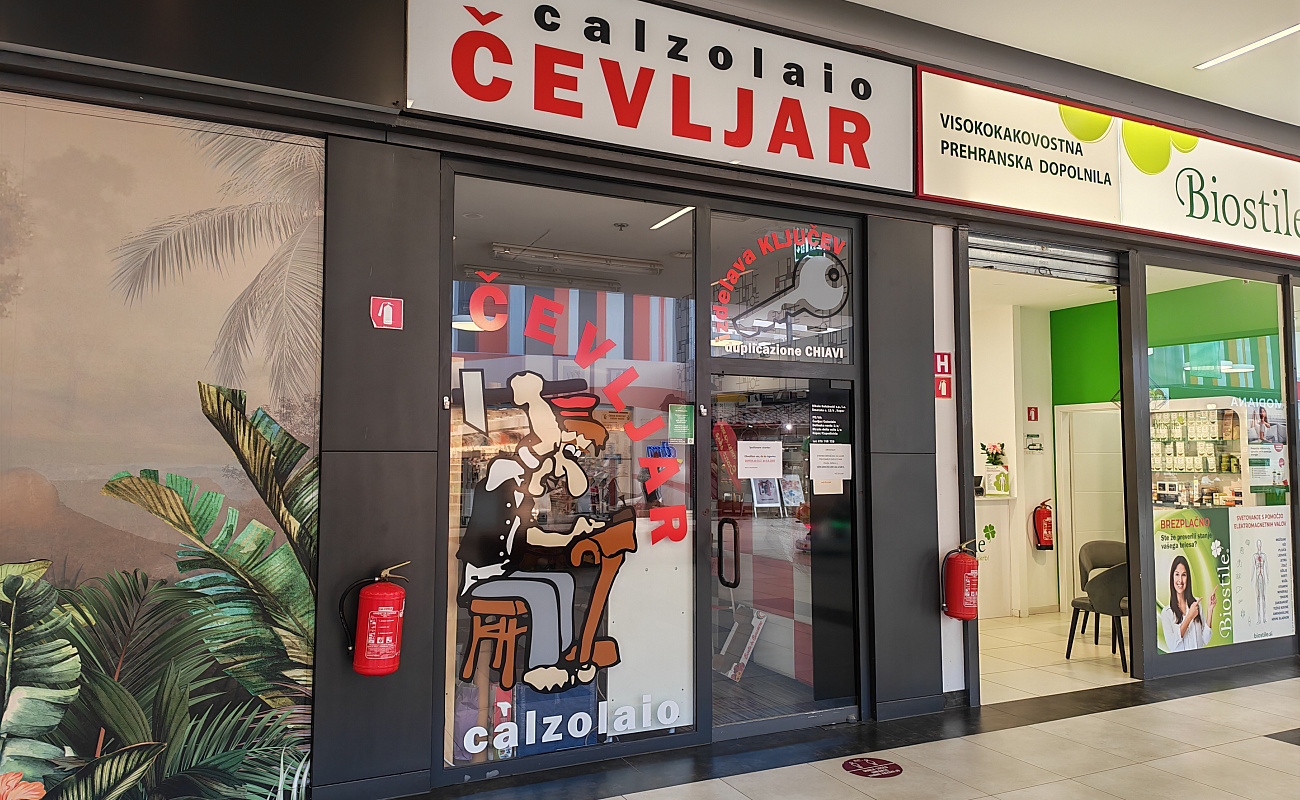 Čevljar Koper Mercator,  Supernova Mercator center Koper | Koper | Slovenija | Slika #1