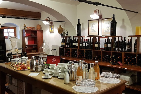 Dvor Jezeršek Brnik |  Cerklje na Gorenjskem |  Slovenia