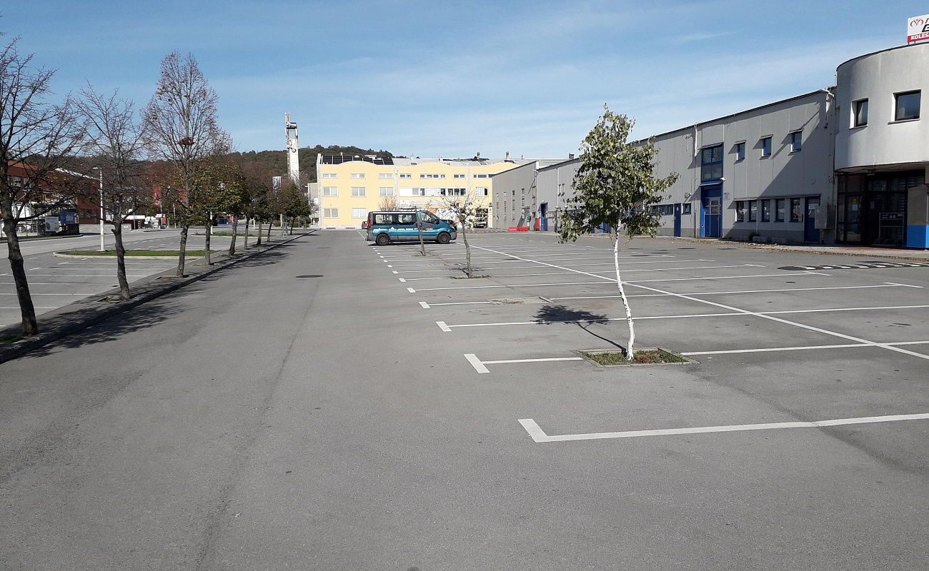 Parcheggio Kraška ulica,   | Sežana | Slovenia | Foto #1