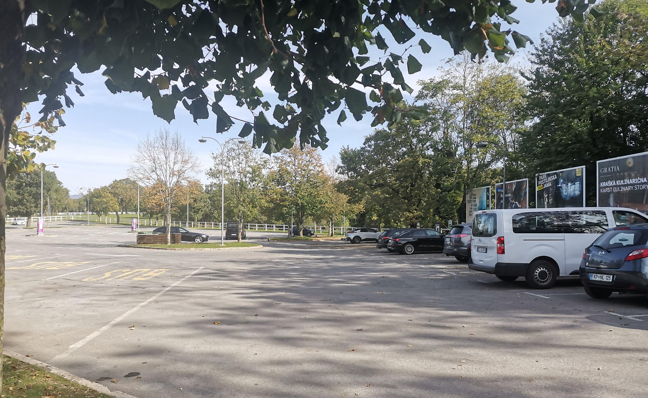 Parkirišče,   | Lipica | Slowenien | Foto #1