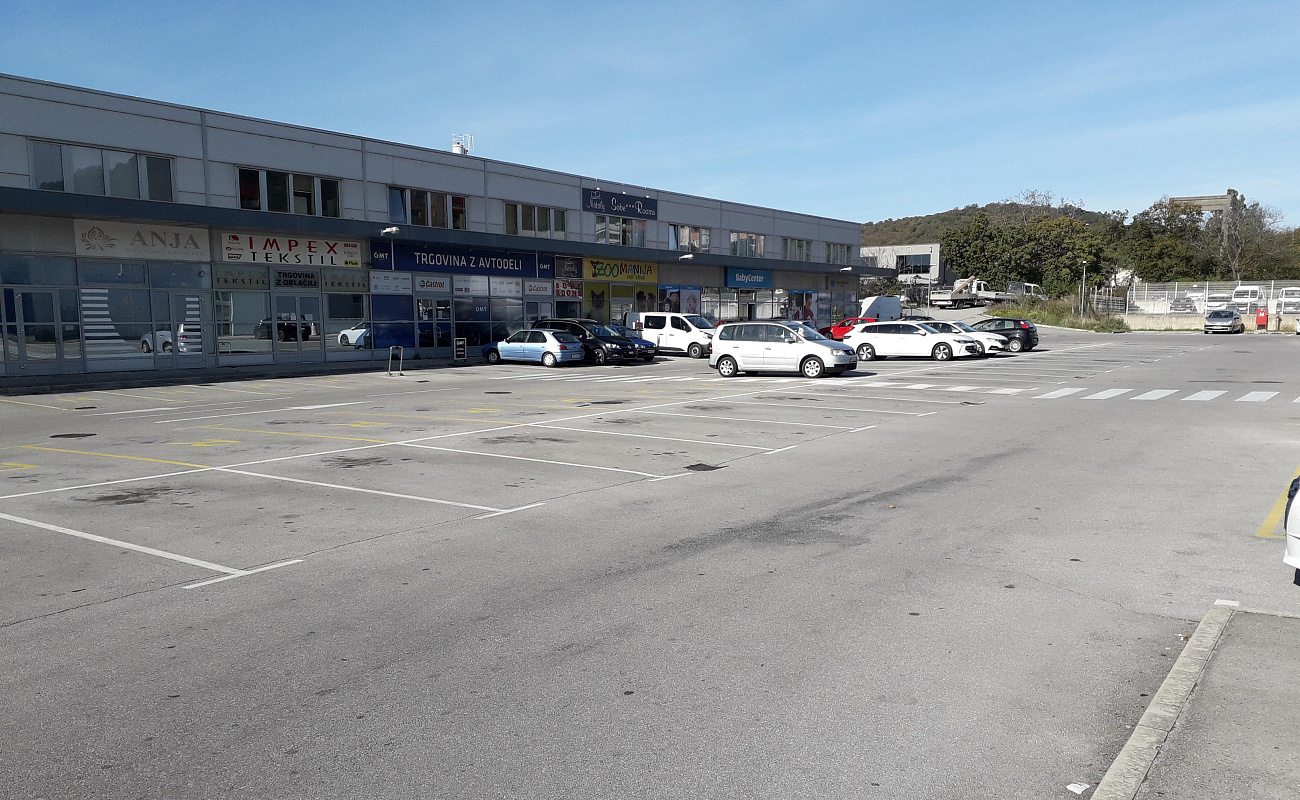 Парковка Spar,   | Sežana | Словения | Фото #1