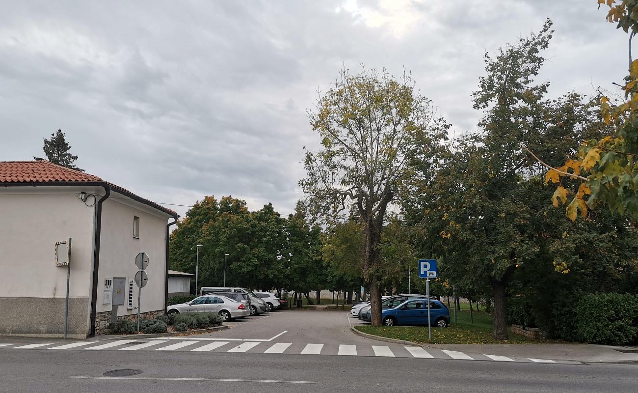 Парковка pri parku,   | Sežana | Словения | Фото #1