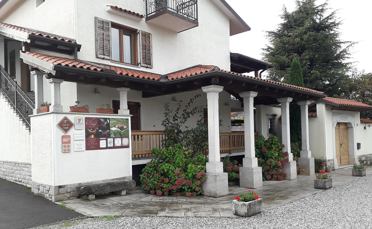 Kmetija Lisjak,   | Dutovlje | Slovenija | Slika #1