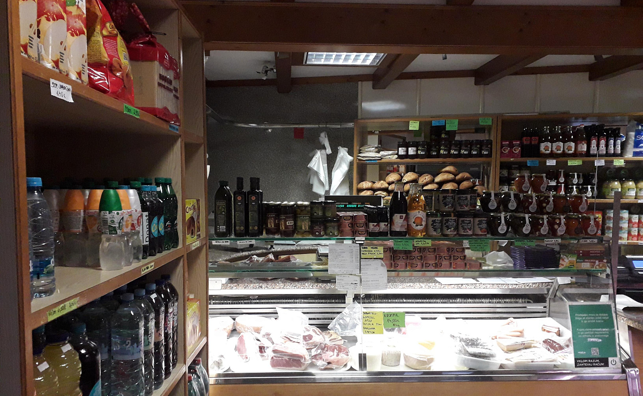 Mesnica in delikatesa,   | Dutovlje | Slovenija | Slika #4