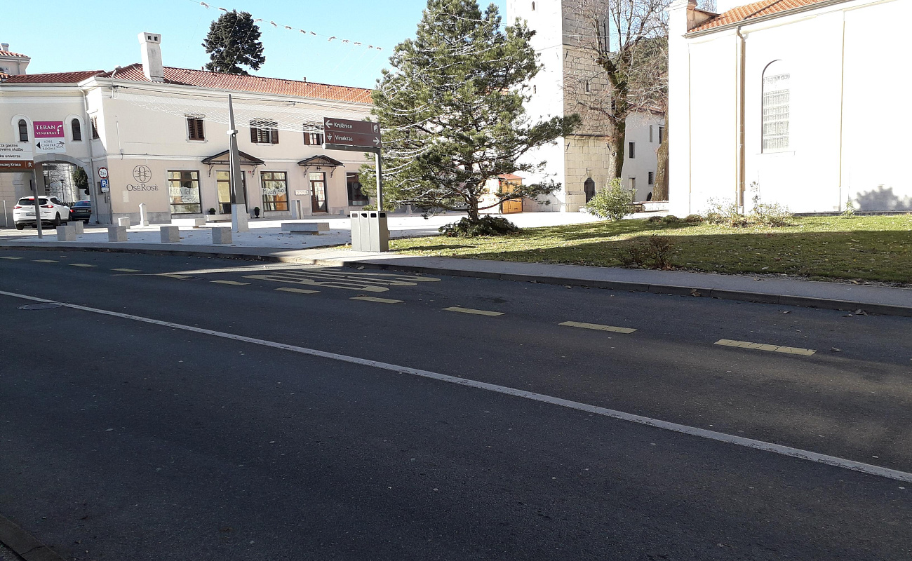 Avtobusna postaja,   | Sežana | Slovenija | Slika #1