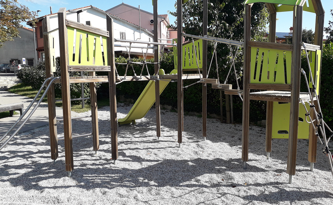 Otroško igrišče,   | Komen | Slovenia | Image #2