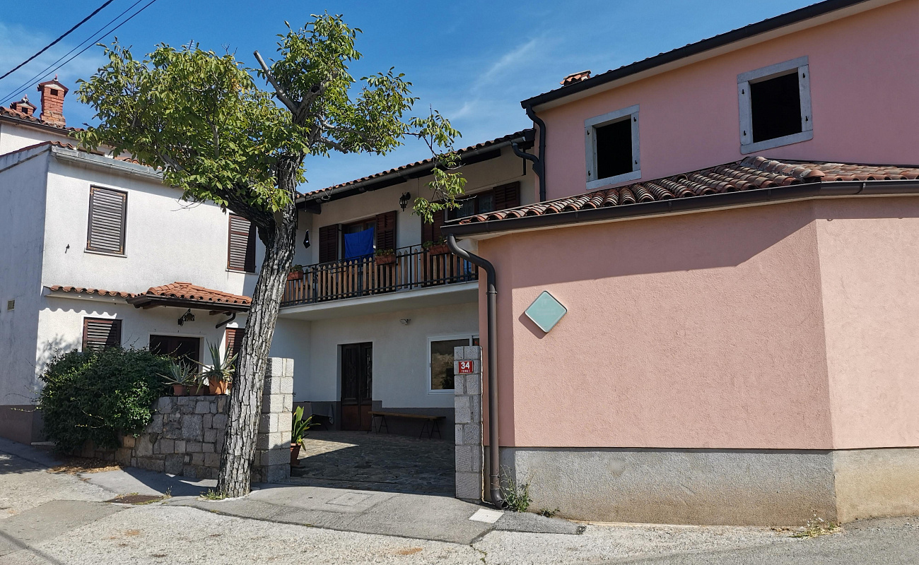 Domačija pri Cenetovih,   | Tomaj | Slovenija | Slika #1