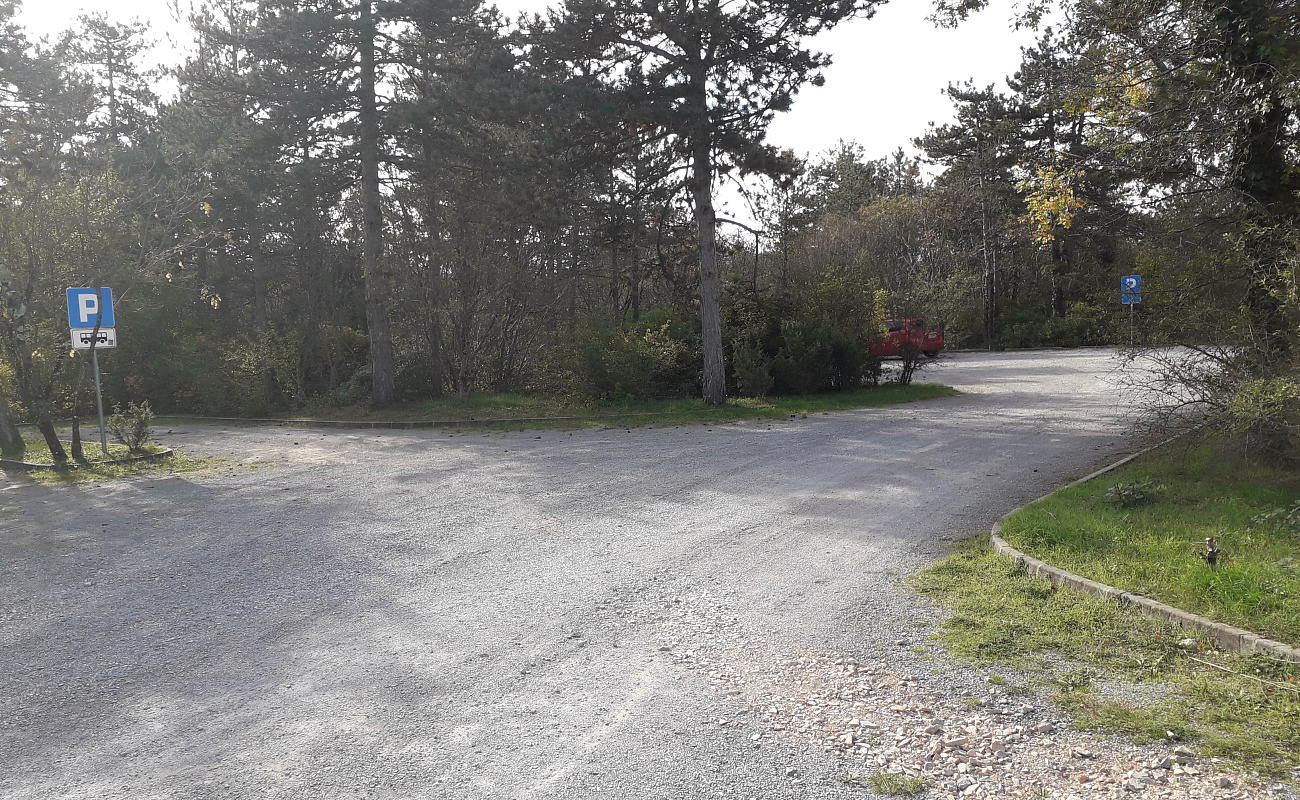 Parkirišče,   | Sežana | Slovenija | Slika #1