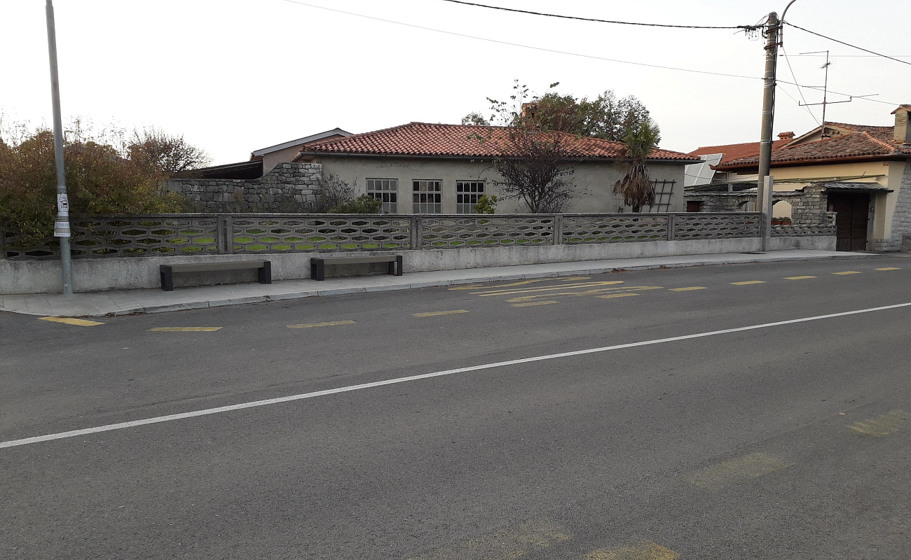 Avtobusna postaja,   | Križ | Slovenija | Slika #1